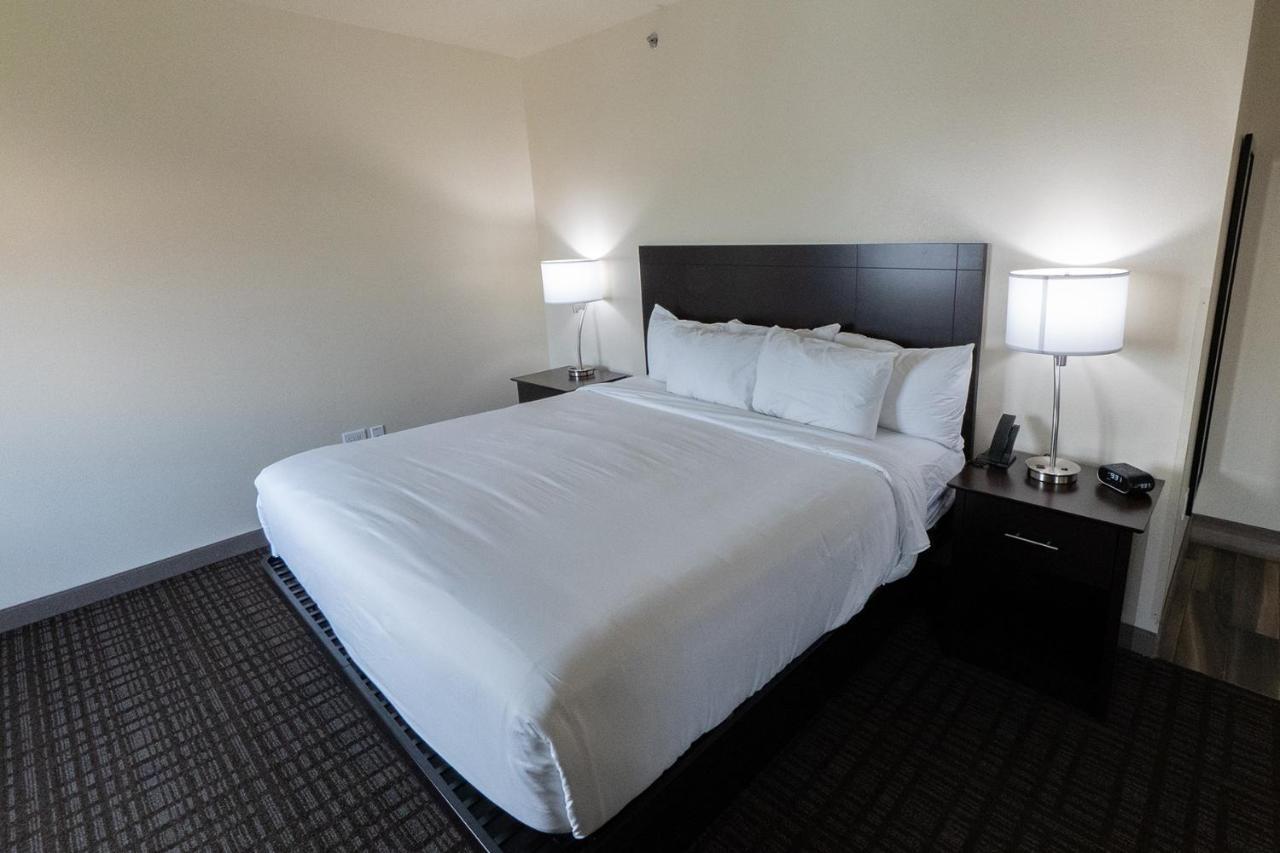 Cobblestone Hotel & Suites-Sheldon エクステリア 写真