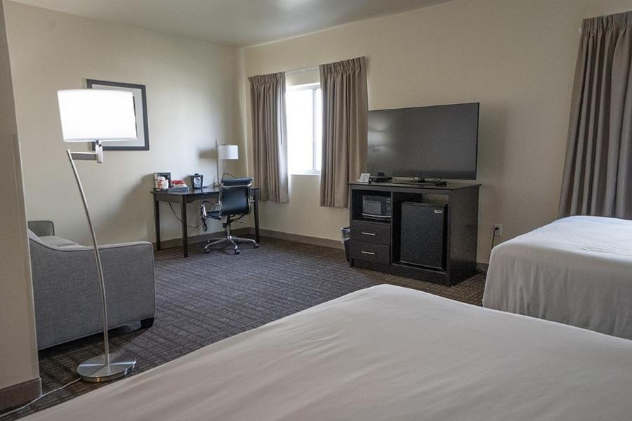 Cobblestone Hotel & Suites-Sheldon エクステリア 写真