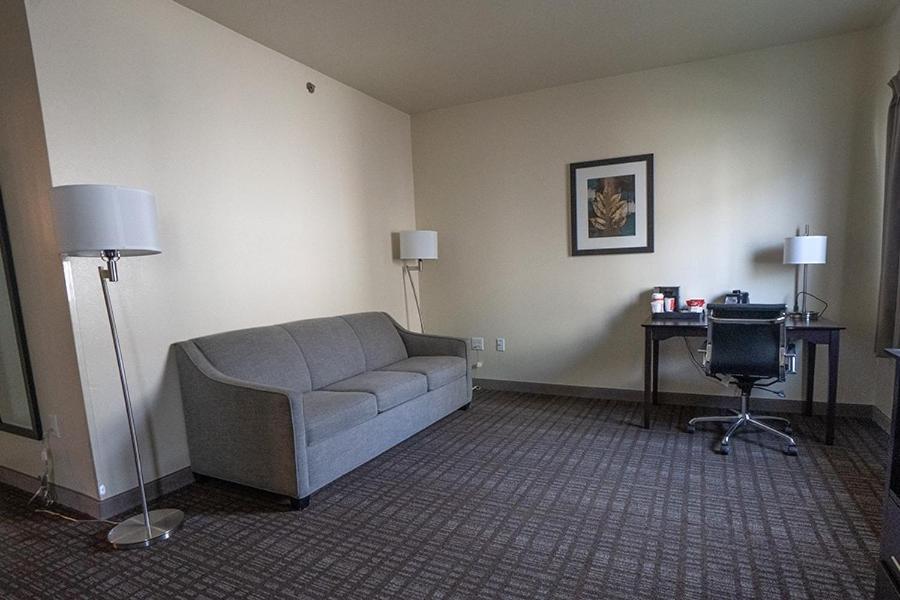 Cobblestone Hotel & Suites-Sheldon エクステリア 写真